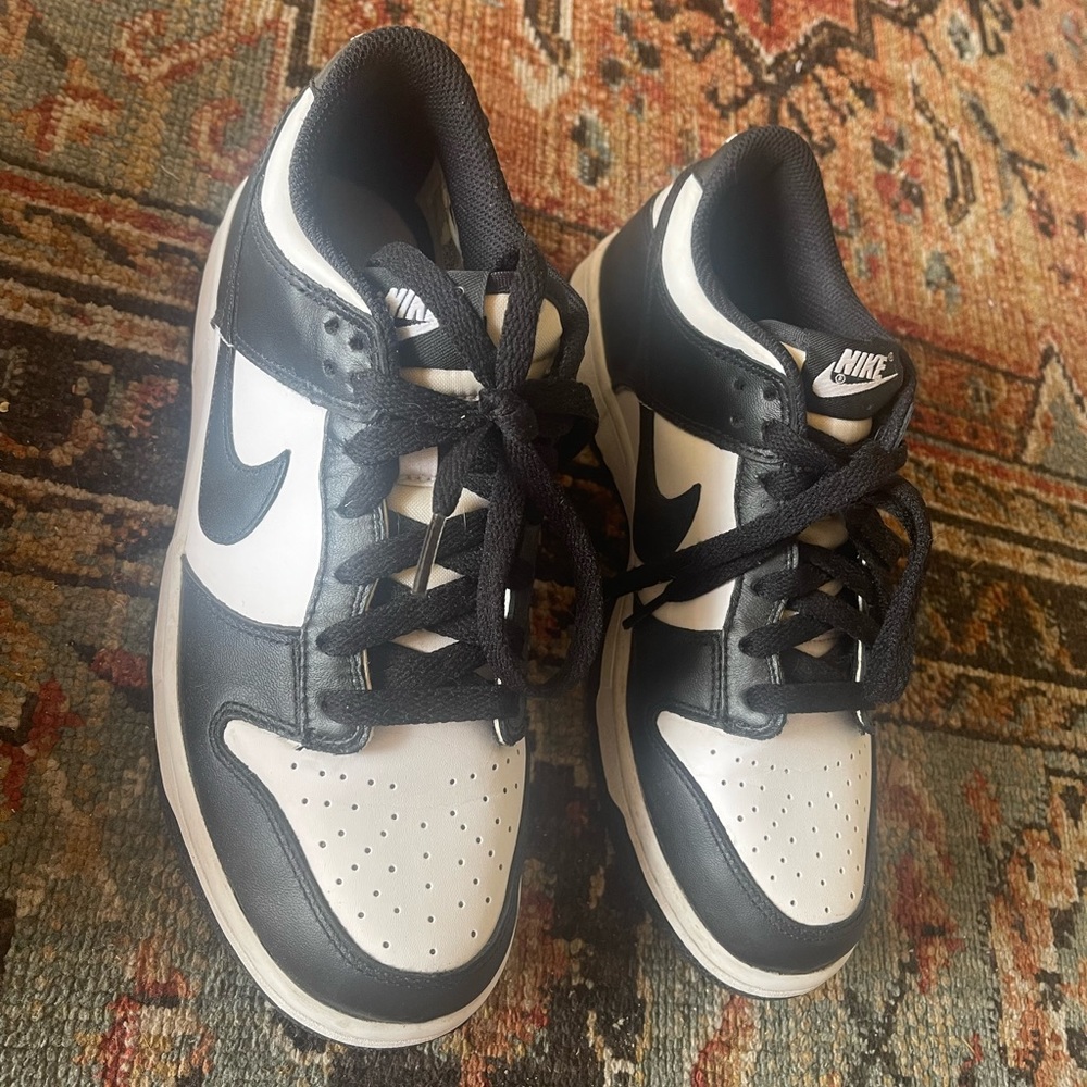 nike dunk low retro white black